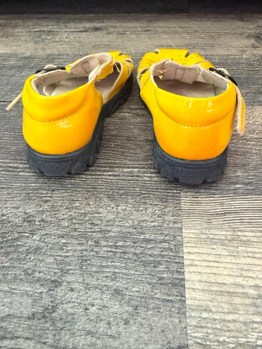 Elefanten Toddler Sandals Yellow Leather Buckle Strap EU 25 US 8 Ergonomic Shoes